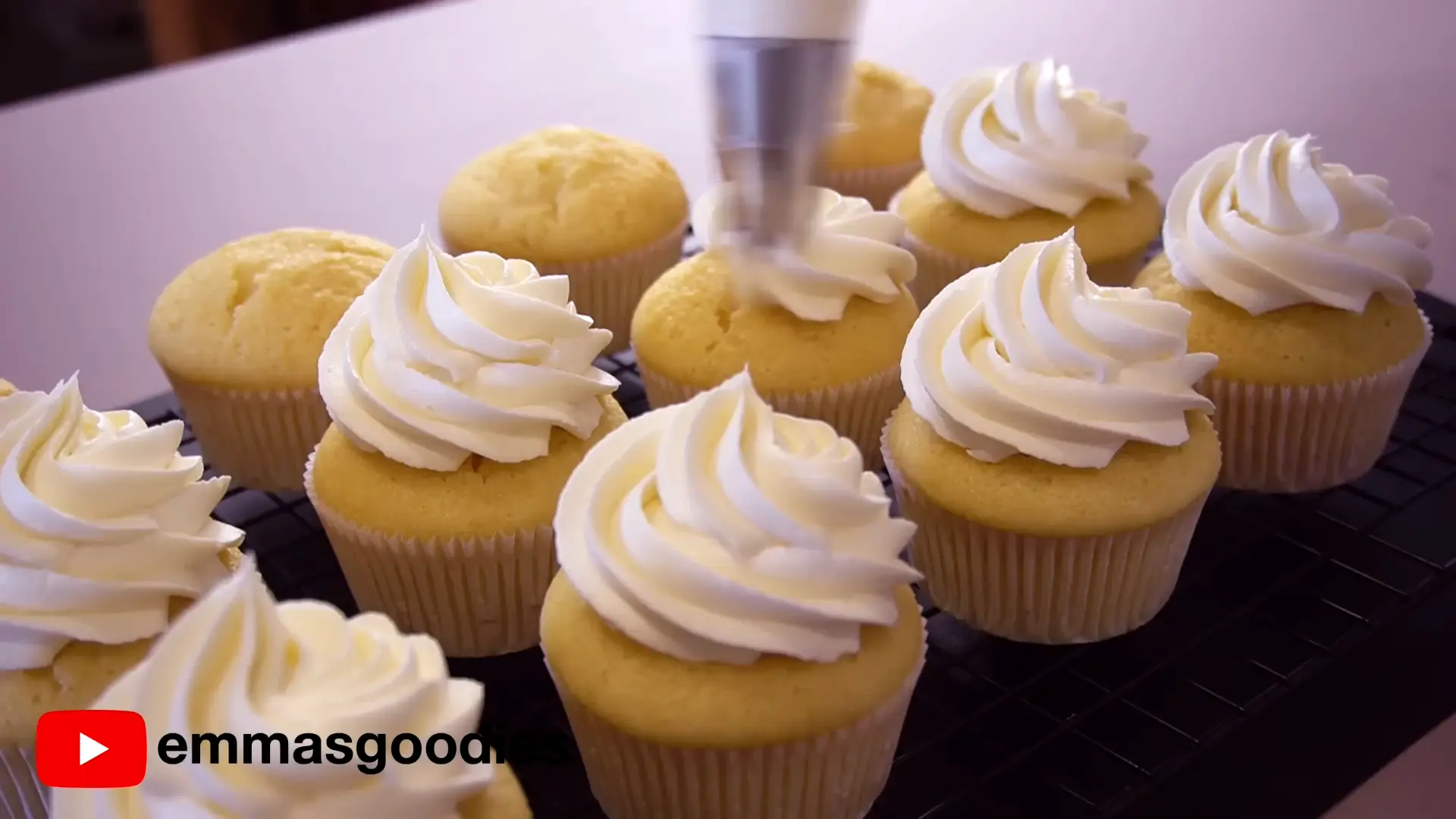 Blender Vanilla Cupcakes